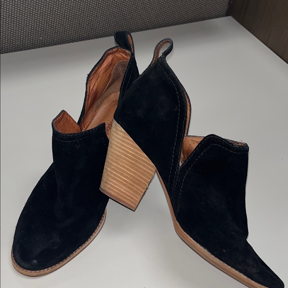 Jeffrey Campbell Black Suede Heeled Booties size 11
